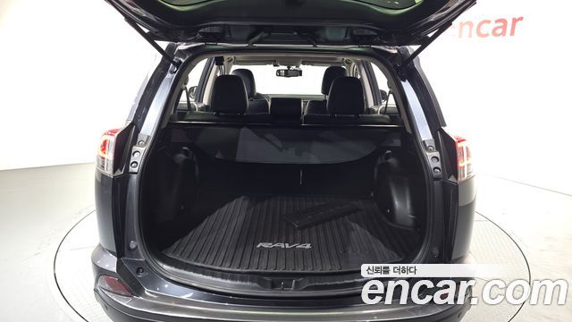 Toyota RAV4 2.5 2WD 4th 2017 — фото 18