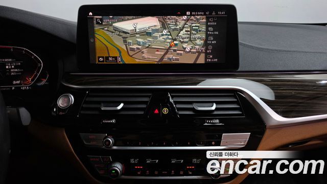 BMW 5 Series (G30) 520i Luxury 2021 — фото 17