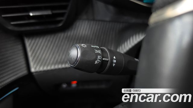 Peugeot e-208 (II) GT Line 2021 — фото 27