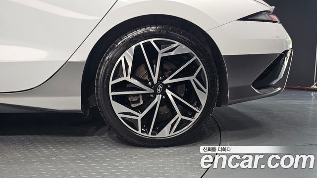 Hyundai Ioniq 6 Long Range Exclusive + 2023 — фото 5