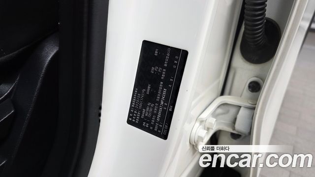 KG Mobility (SsangYong) Very New Tivoli Gasoline 1.5 2WD V3 2021 — фото 17