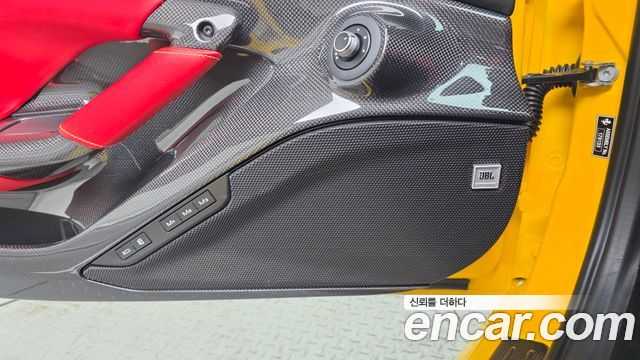 Ferrari F8 Tributo 3.9 V8 2020 — фото 17