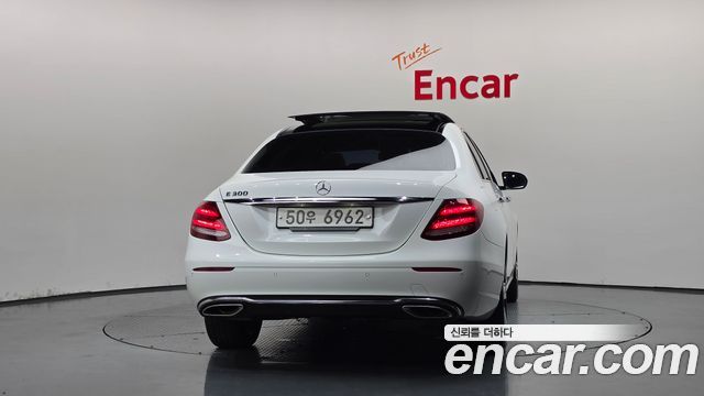 Mercedes-Benz E-Class (W213) E300 Avantgarde 2019 — фото 4
