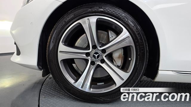 Mercedes-Benz E-Class (W213) E300 Avantgarde 2019 — фото 5