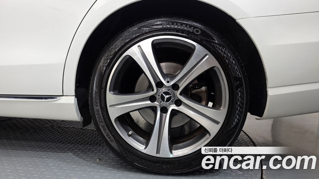 Mercedes-Benz E-Class (W213) E300 Avantgarde 2019 — фото 21