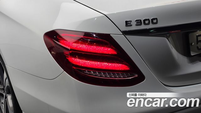 Mercedes-Benz E-Class (W213) E300 Avantgarde 2019 — фото 23