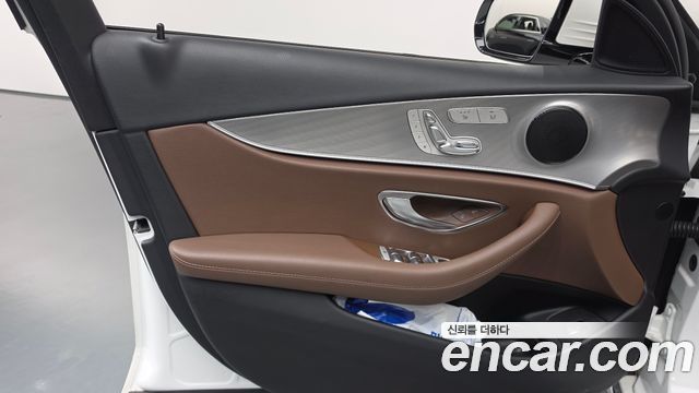Mercedes-Benz E-Class (W213) E300 Avantgarde 2019 — фото 24