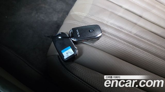 Kia K8 2.5 Gasoline 2WD Signature 2022 — фото 16