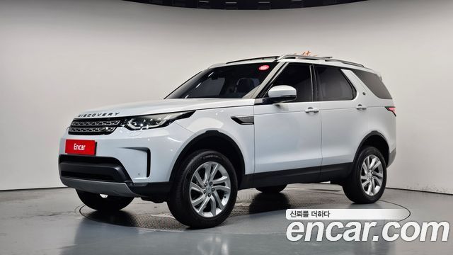 Land Rover Discovery 5 3.0 TD6 HSE 2017 — фото 1