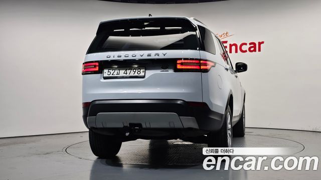Land Rover Discovery 5 3.0 TD6 HSE 2017 — фото 4
