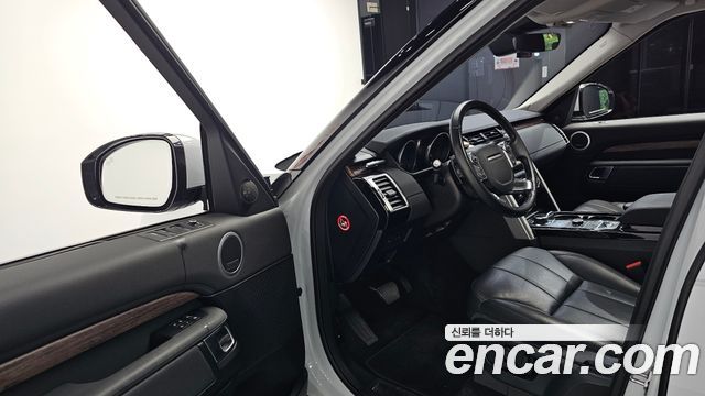Land Rover Discovery 5 3.0 TD6 HSE 2017 — фото 10