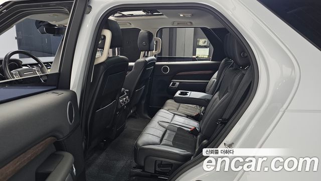 Land Rover Discovery 5 3.0 TD6 HSE 2017 — фото 11