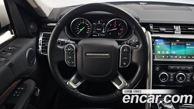 Land Rover Discovery 5 3.0 TD6 HSE 2017 — фото 13