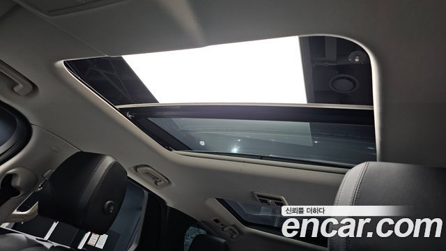 Land Rover Discovery 5 3.0 TD6 HSE 2017 — фото 17