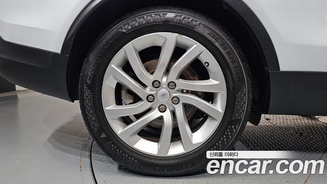 Land Rover Discovery 5 3.0 TD6 HSE 2017 — фото 21