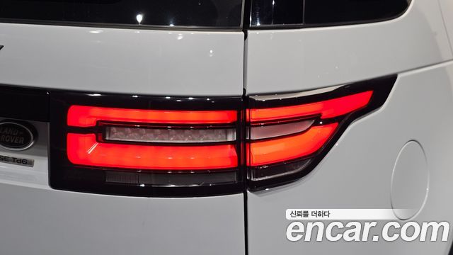 Land Rover Discovery 5 3.0 TD6 HSE 2017 — фото 23