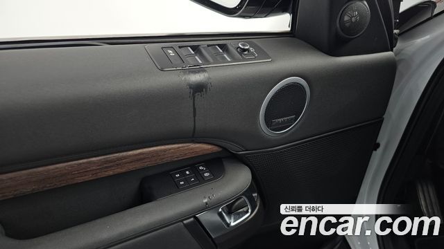 Land Rover Discovery 5 3.0 TD6 HSE 2017 — фото 29