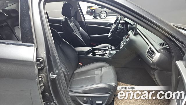 Genesis G70 2.0T Advanced 2018 — фото 10