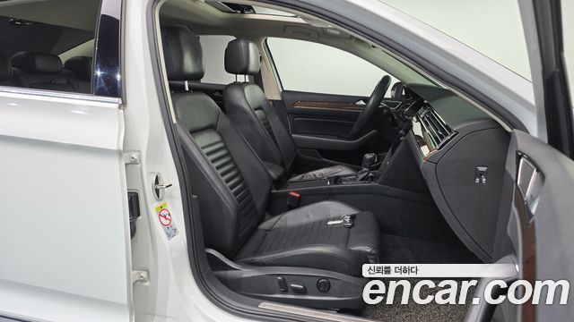 Volkswagen Passat GT (B8) 2.0 TDI Premium 2018 — фото 15