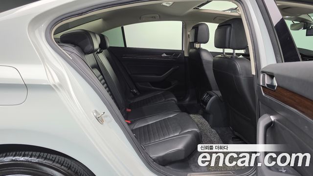 Volkswagen Passat GT (B8) 2.0 TDI Premium 2018 — фото 16