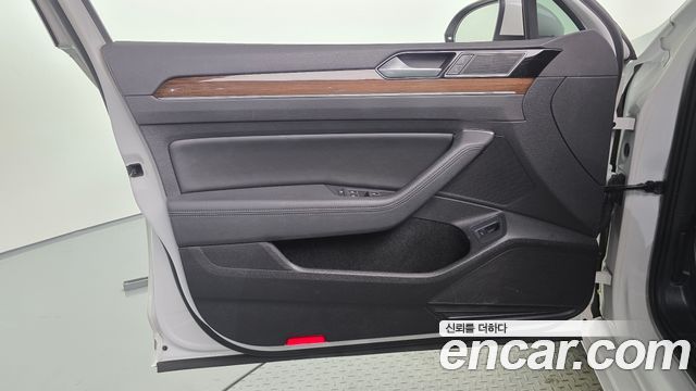 Volkswagen Passat GT (B8) 2.0 TDI Premium 2018 — фото 30