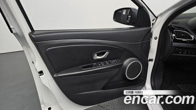 Renault Korea SM3 Z.E. RE 2017 — фото 24