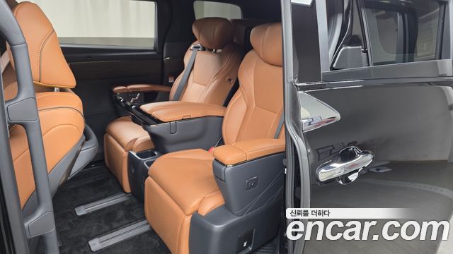 Toyota Alphard (IV) 2.5 HEV Executive AWD 2025 — фото 12