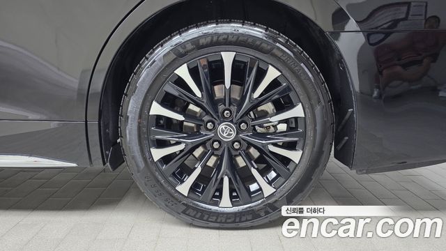Toyota Alphard (IV) 2.5 HEV Executive AWD 2025 — фото 21