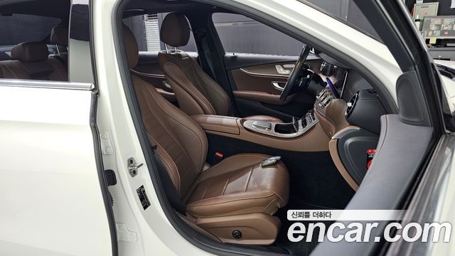 Mercedes-Benz E-Class (W213) E250 Exclusive 2022 — фото 12