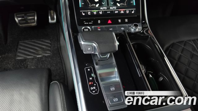 Audi Q8 (4M) 55 TFSI Quattro Premium 2023 — фото 9