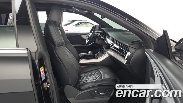 Audi Q8 (4M) 55 TFSI Quattro Premium 2023 — фото 11