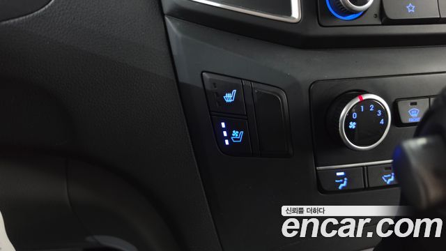 Hyundai Grand Starex Van 5-Seater Smart 2019 — фото 16