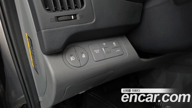 Hyundai Grand Starex Van 5-Seater Smart 2019 — фото 27