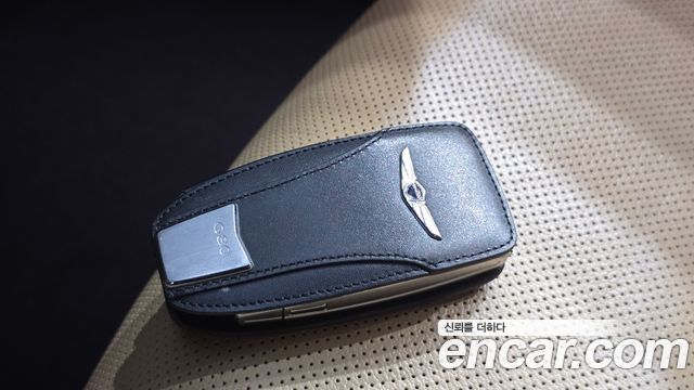 Genesis G80 3.3 GDI AWD Premium Luxury 2017 — фото 18