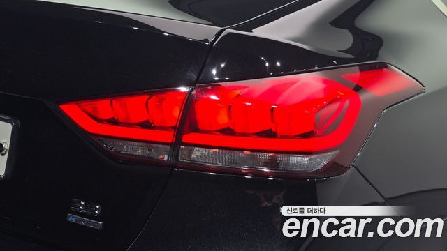 Genesis G80 3.3 GDI AWD Premium Luxury 2017 — фото 23