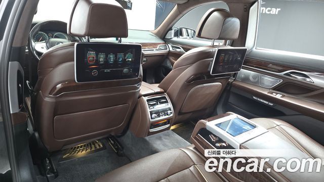 BMW 7 Series (G11) 750Li xDrive Premium 2016 — фото 9