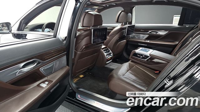 BMW 7 Series (G11) 750Li xDrive Premium 2016 — фото 10