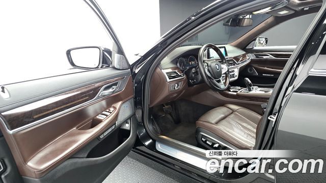 BMW 7 Series (G11) 750Li xDrive Premium 2016 — фото 15