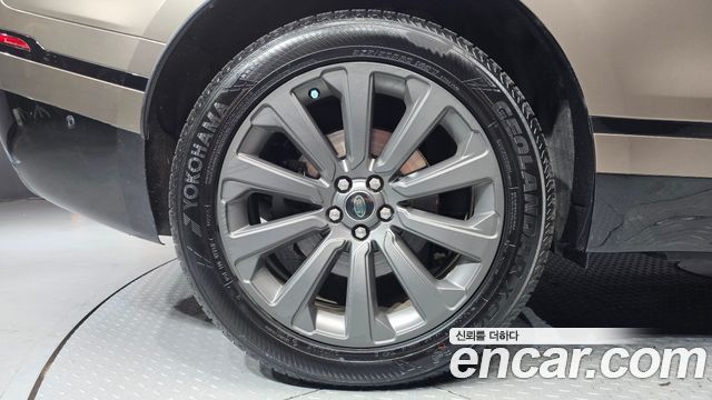 Land Rover Range Rover Velar 3.0 D300 R-Dynamic SE 2019 — фото 5