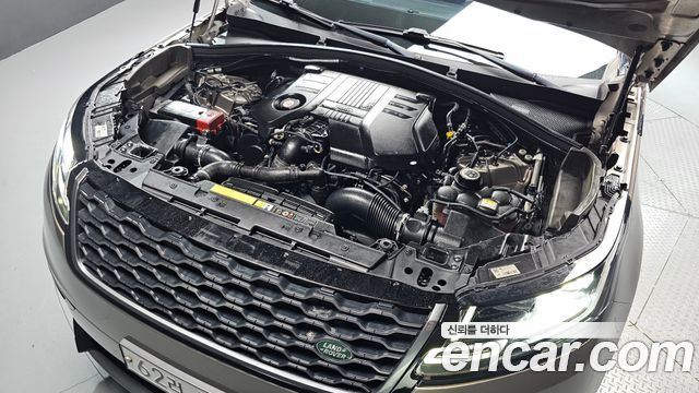 Land Rover Range Rover Velar 3.0 D300 R-Dynamic SE 2019 — фото 6