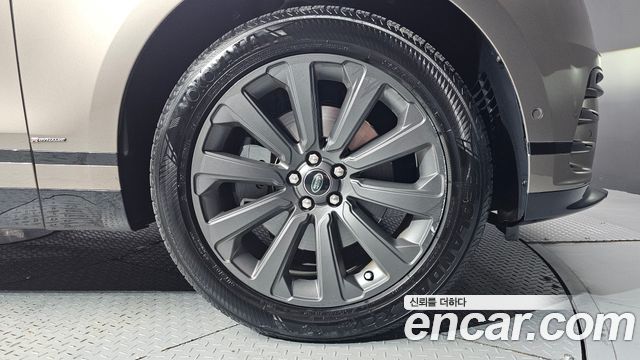 Land Rover Range Rover Velar 3.0 D300 R-Dynamic SE 2019 — фото 21