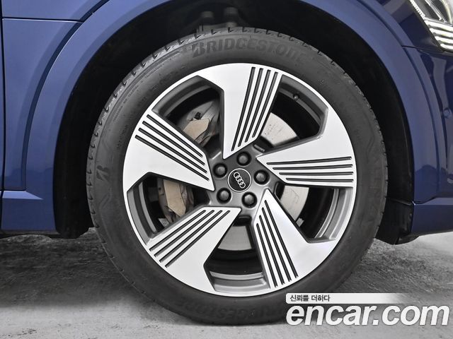 Audi e-tron 55 Quattro Sportback 2022 — фото 5