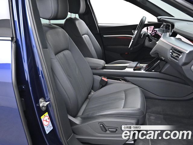 Audi e-tron 55 Quattro Sportback 2022 — фото 10