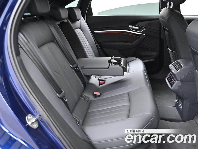 Audi e-tron 55 Quattro Sportback 2022 — фото 15