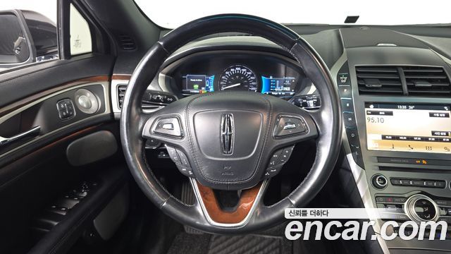 Lincoln MKZ Hybrid 2nd 2018 — фото 13