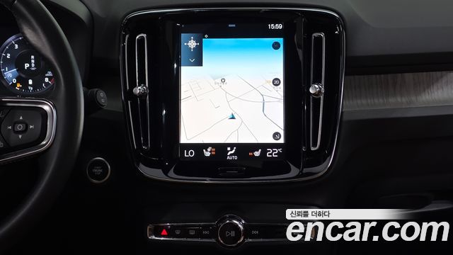 Volvo XC40 B4 Inscription 2021 — фото 19