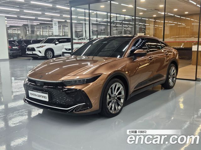 Toyota Crown Crossover 2.5 4WD Hybrid 2023 — фото 1