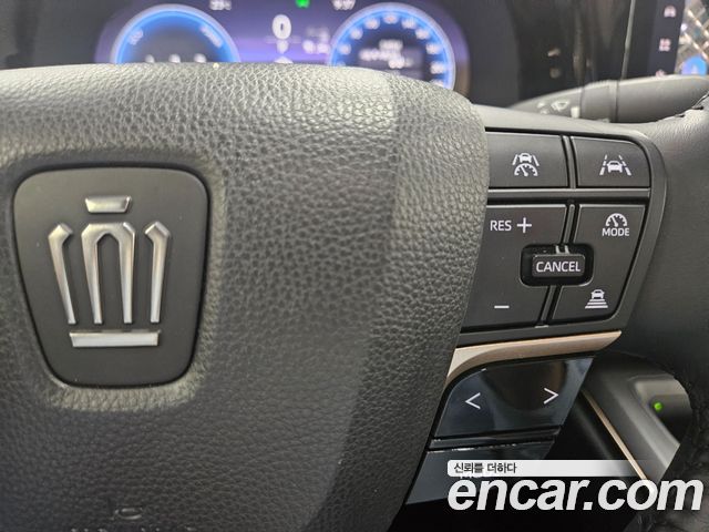 Toyota Crown Crossover 2.5 4WD Hybrid 2023 — фото 8