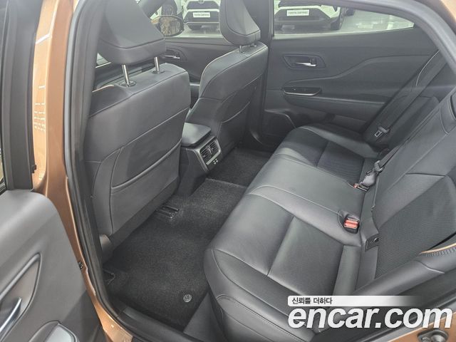 Toyota Crown Crossover 2.5 4WD Hybrid 2023 — фото 10