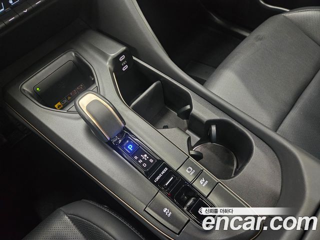 Toyota Crown Crossover 2.5 4WD Hybrid 2023 — фото 18